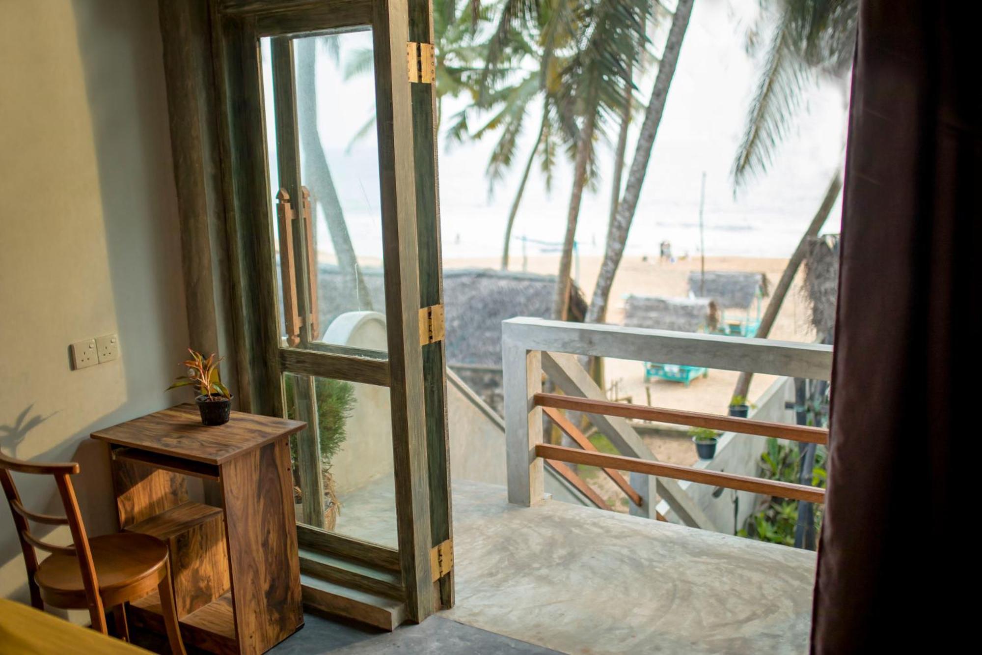 Oynise Beach Cabin Galle Exterior photo