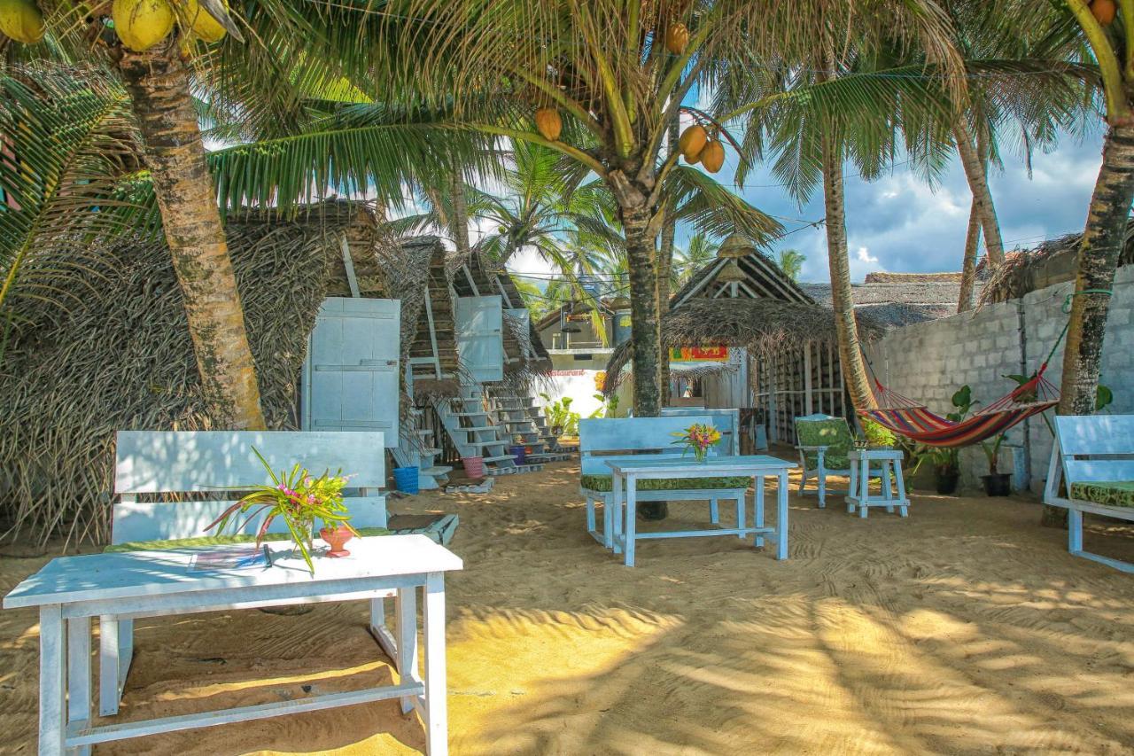 Oynise Beach Cabin Galle Exterior photo